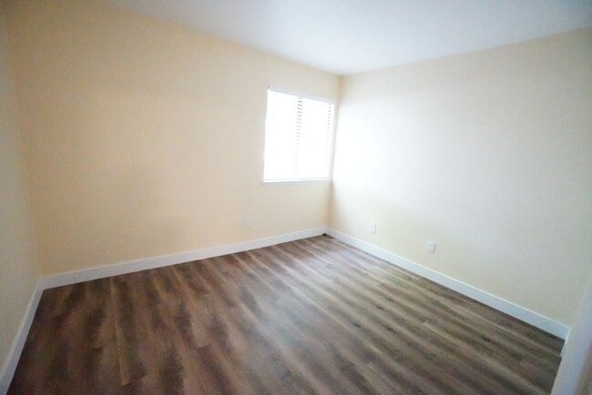Building Photo - 2 Bedroom 2 Bathroom Condo in Citrus Heights