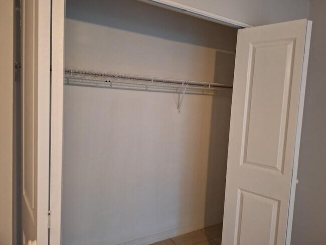 Building Photo - 1758 Mistletoe St