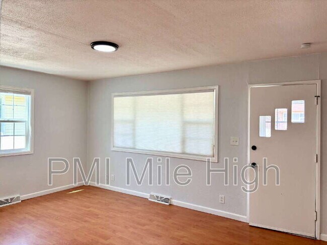 Building Photo - 98 N 12th Ave