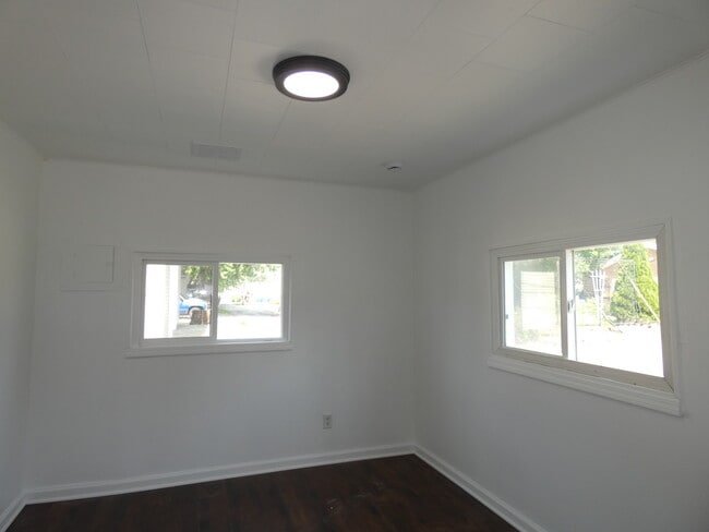 Building Photo - 349 S Curtis Ave