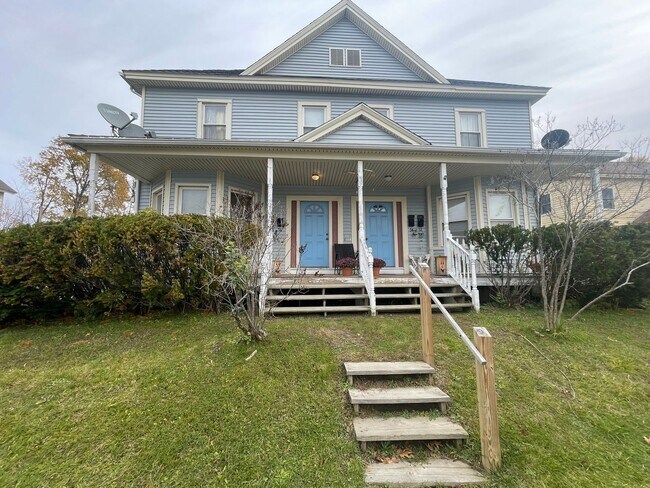 Building Photo - Freshly Updated 2 Bedroom Apartment-Downtown Pittsfield – $1,450/mo