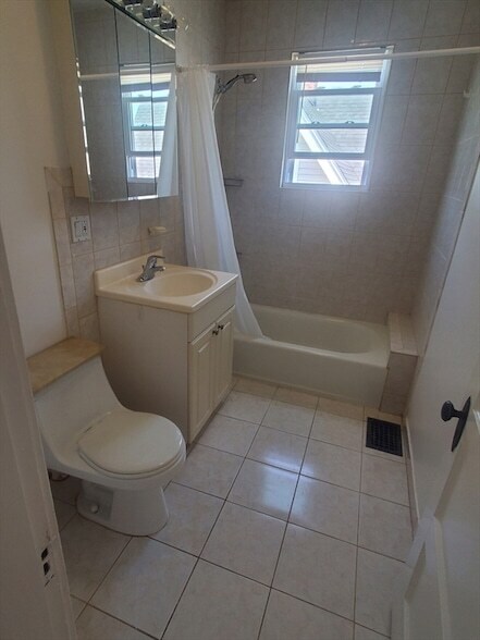 Building Photo - 26 Buttonwood St