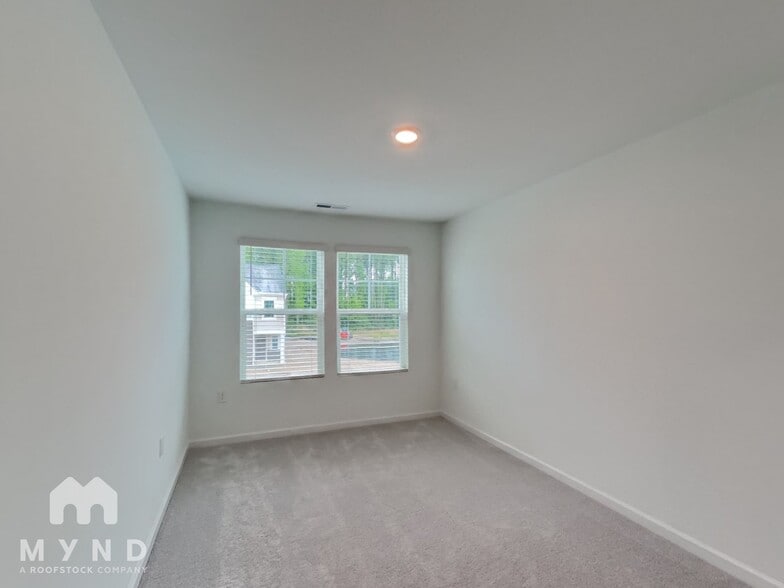 Building Photo - 803 Windmill Palm Dr