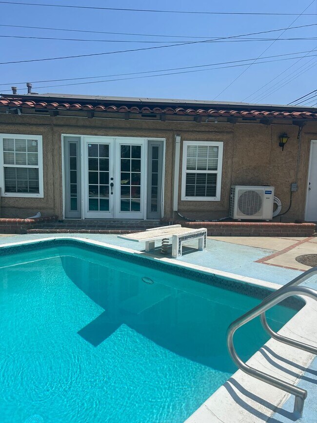 Building Photo - 12712 Downey Ave