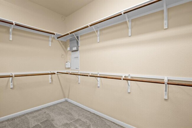 Building Photo - 11704 Palisades Pkwy