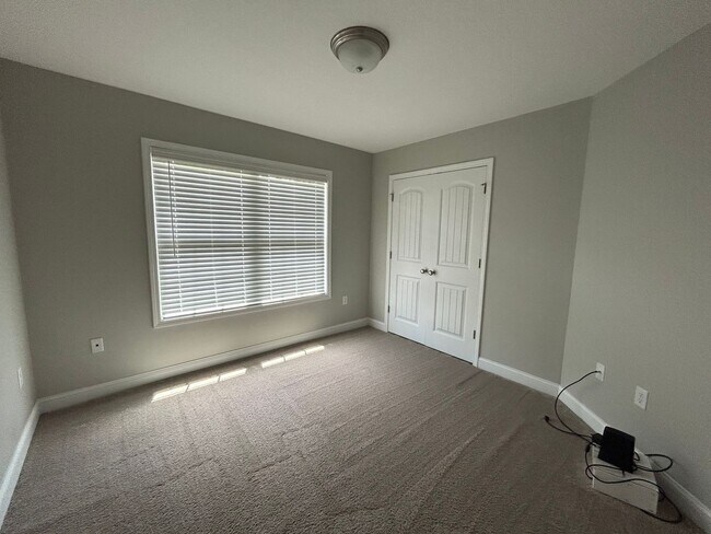 Building Photo - 287 Waystation