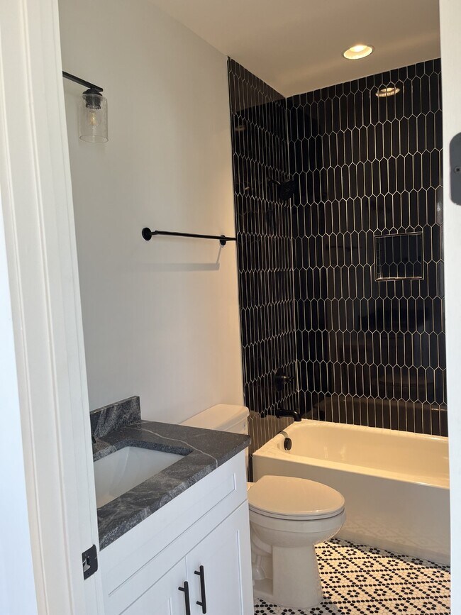 Building Photo - "Charming 4-Bed Nashville Oasis with Guest...
