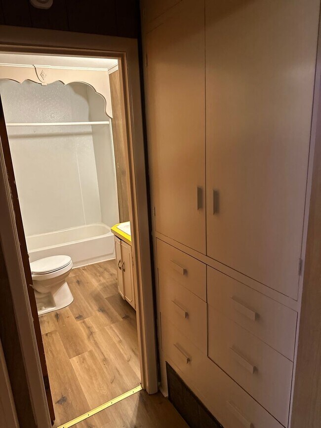 Building Photo - Available Now! 3-Bed, 1-Bath Home w/ Garage - Central Springdale, right next to Springdale High S...