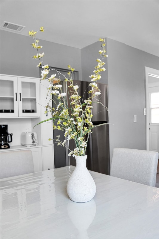 Building Photo - 1007 N Mohawk Ave