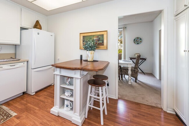 Building Photo - Unfurnished Spacious Montecito Shores 1700...