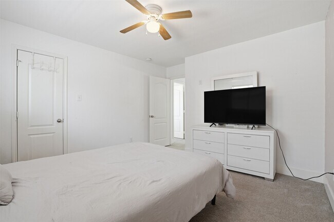 Building Photo - 14410 Long Meadow Dr