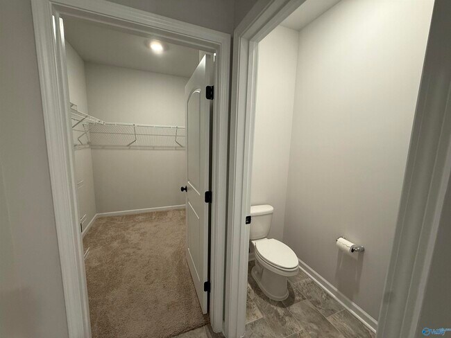 Building Photo - 16205 Glenncrest Ln