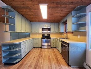 Building Photo - 621 S 14th Ave