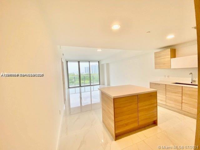 Building Photo - 16385 Biscayne Blvd