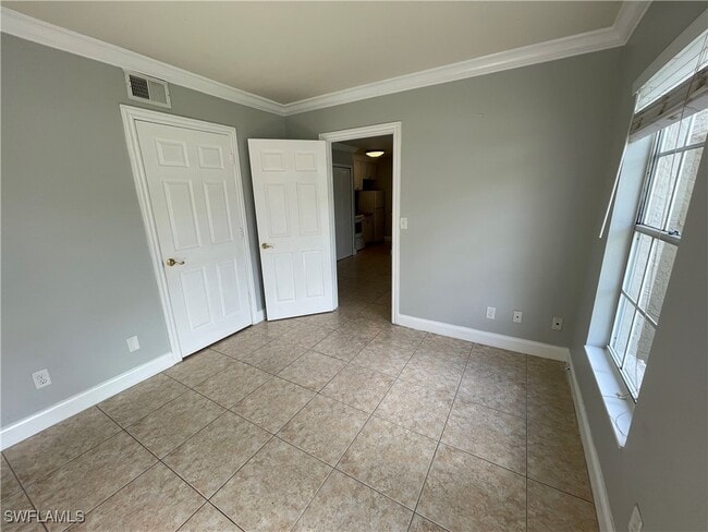 Building Photo - 185 Santa Clara Dr