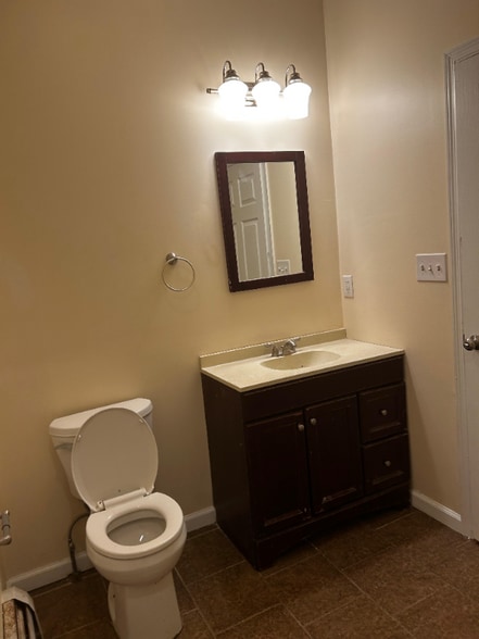 Building Photo - 1326 E Gibson St