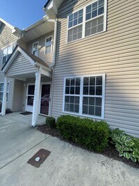 Building Photo - 93 Creekside Dr