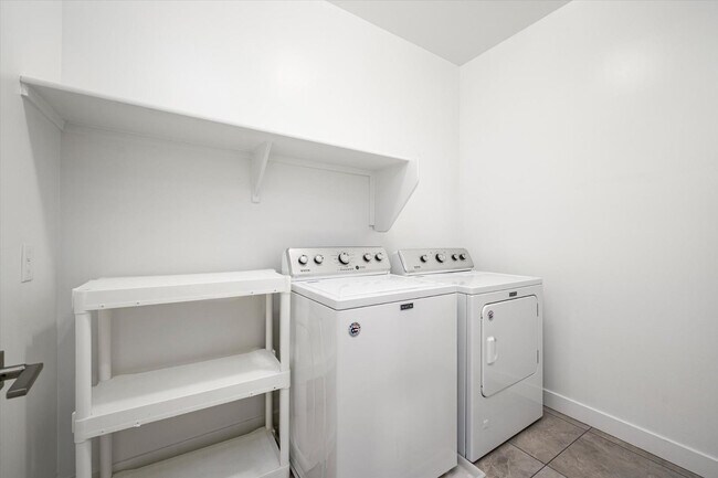 Building Photo - 25822 N 20th Ln