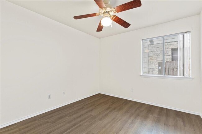 Building Photo - 617 Cenizo Path