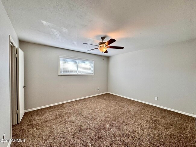 Building Photo - 10628 S 44th Pl