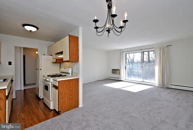 Building Photo - 120 N Bethlehem Pike