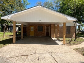 Sid of House - 104 Shady Oaks Dr