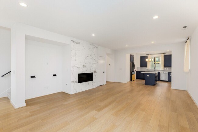 Building Photo - Duvall 4 Bedroom 4 Bath Townhome with 2 Car Attached Garage and A/C! LONG TERM RENTAL DISCOUNT AV...