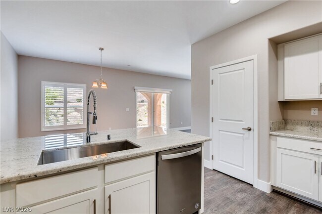 Building Photo - 845 Pantara Pl