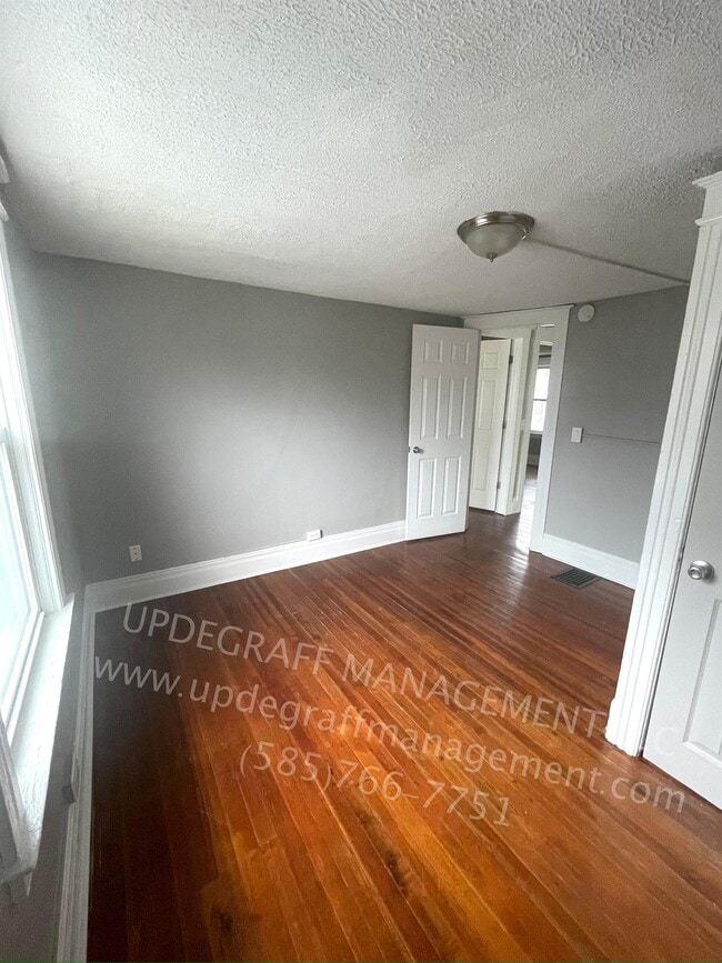 Building Photo - 22 Stratford Park