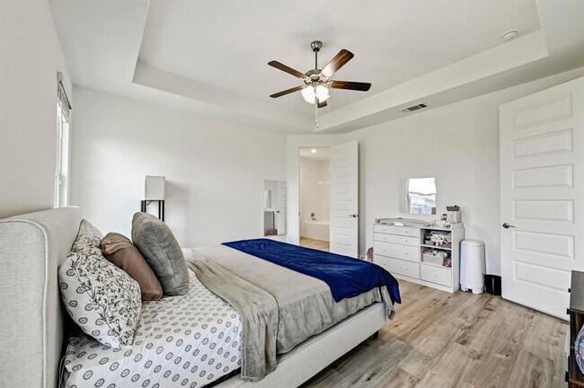 Building Photo - 2037 Wilsons Warbler Dr