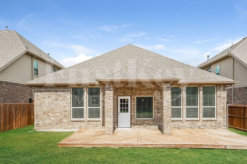 Building Photo - 213 Mineral Point Dr