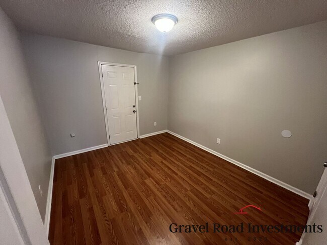 Building Photo - 815 41st Ave E