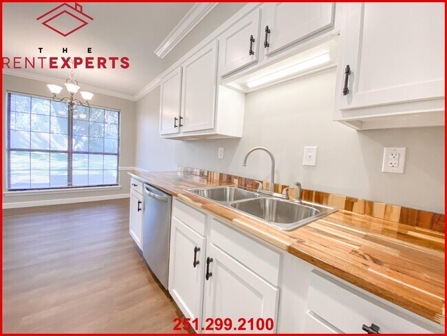 Building Photo - 1075 Seven Hills Curve S