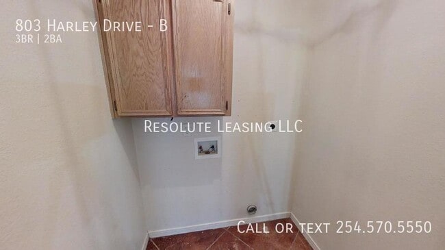 Building Photo - 803 Harley Dr