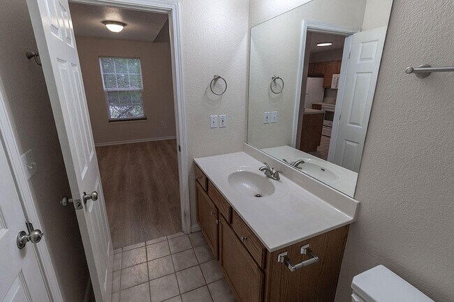 Building Photo - 1325 Godas Cir