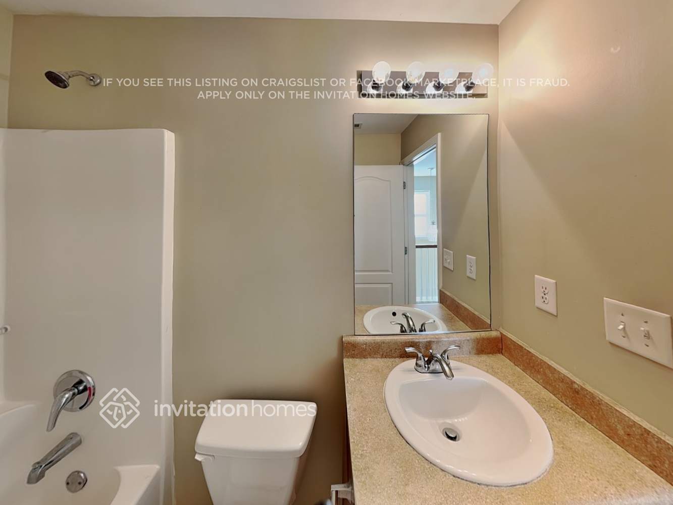 Building Photo - 3967 Rosebud Park Dr