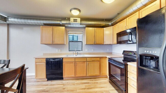 Building Photo - 2033 W 30th Ave
