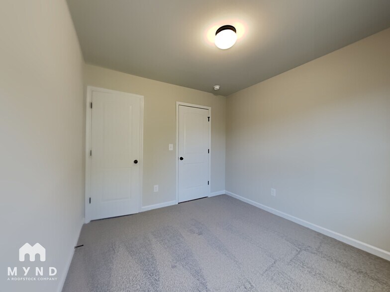 Building Photo - 6063 Oak Bend Ct