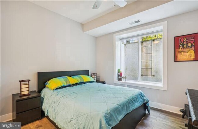 Building Photo - 1340 Nicholson St NW