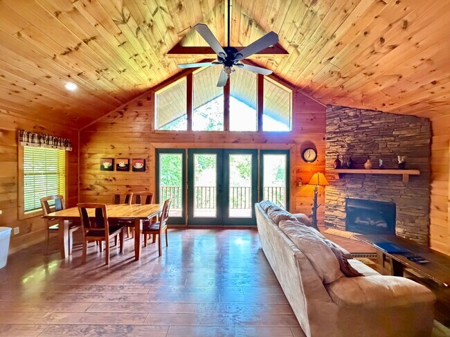 Building Photo - 3852 Katelyns Ln