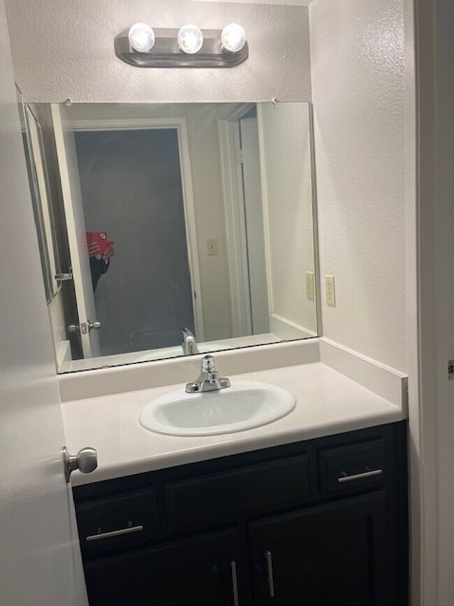 Building Photo - BC817-11