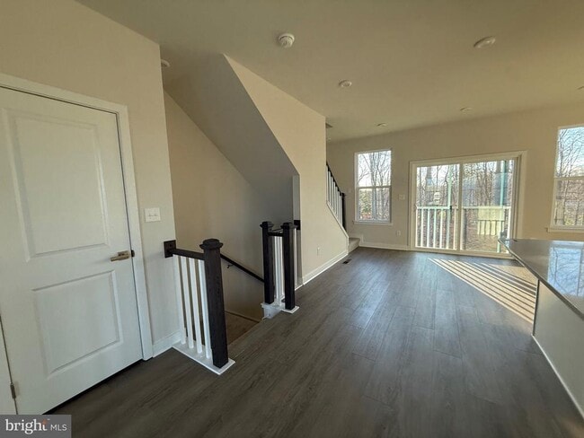 Building Photo - 4337 Reusch Cir