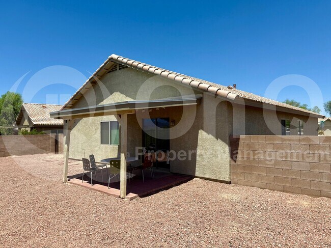 Building Photo - 9462 N Scarlet Tanager Ln