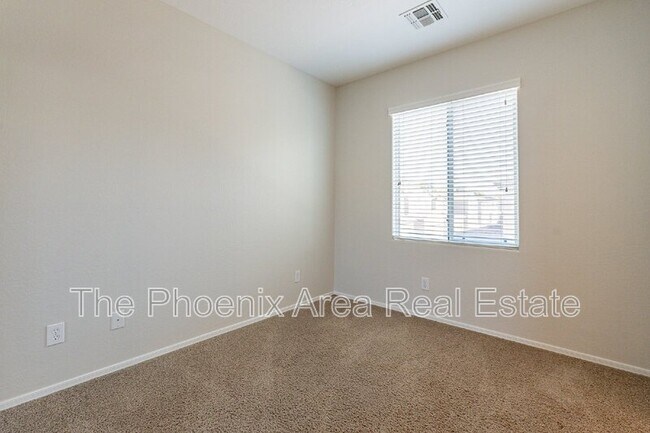 Building Photo - 2189 S Sanders Dr