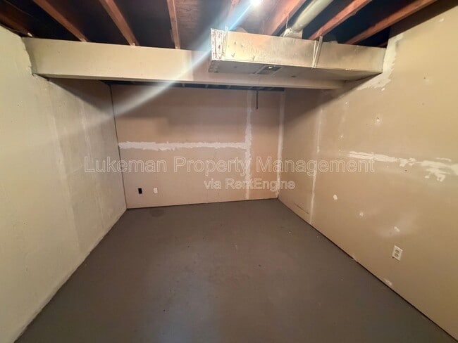 Building Photo - 4726 Hanover Ave