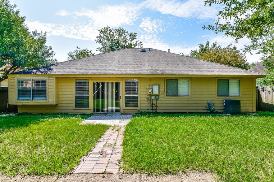 Building Photo - 15022 Mulberry Meadows Dr