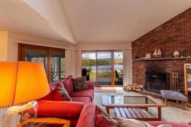 Building Photo - 15 Manor Estates Dr