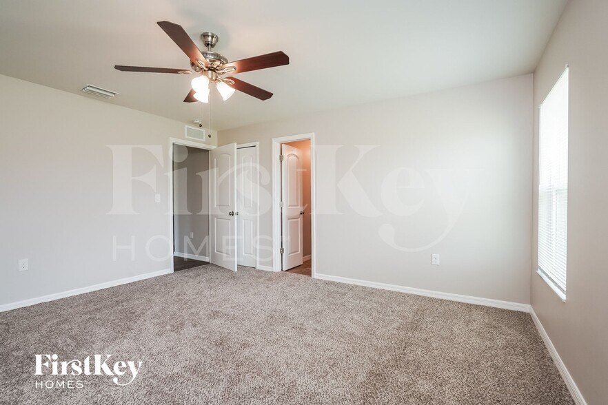 Building Photo - 1123 SW 16th Terrace