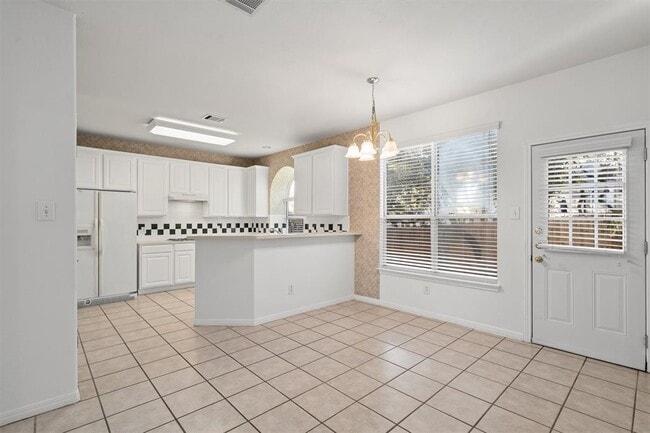 Building Photo - 803 Cashew Ln