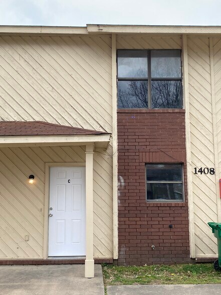 Building Photo - 1408 Christy Dr